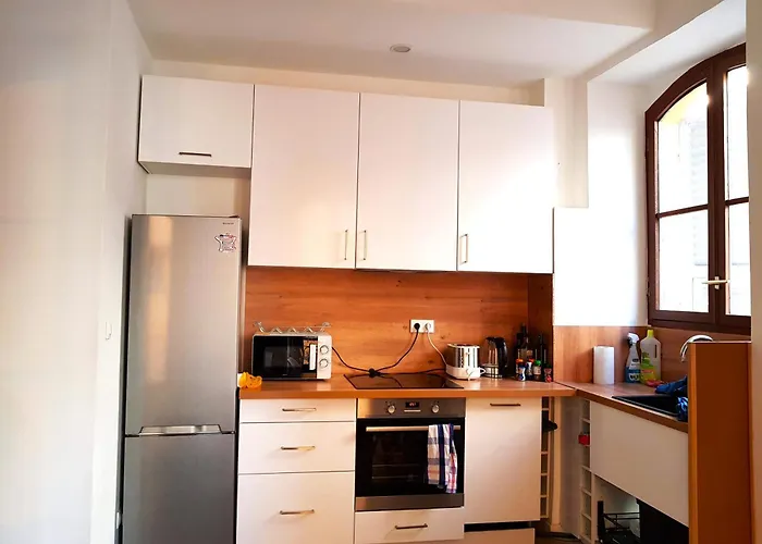 Apartment Big Flat - Le Cala - Center - 4 Bedrooms, Sleeps 13, Near Beach, Train Station, Parking, Wifi, Air Conditioning I Group I Business I Family *