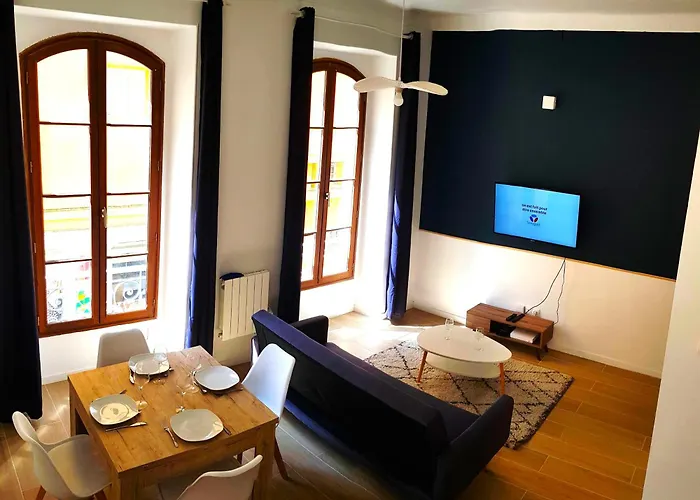 Big Flat - Le Cala - Center - 4 Bedrooms, Sleeps 13, Near Beach, Train Station, Parking, Wifi, Air Conditioning I Group I Business I Family Apartment *