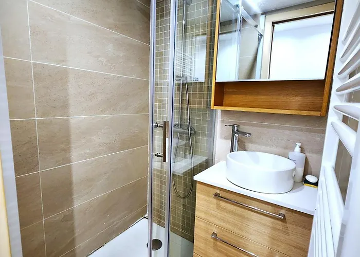 Big Flat - Le Cala - Center - 4 Bedrooms, Sleeps 13, Near Beach, Train Station, Parking, Wifi, Air Conditioning I Group I Business I Family
