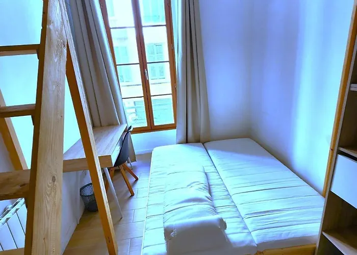 Big Flat - Le Cala - Center - 4 Bedrooms, Sleeps 13, Near Beach, Train Station, Parking, Wifi, Air Conditioning I Group I Business I Family *